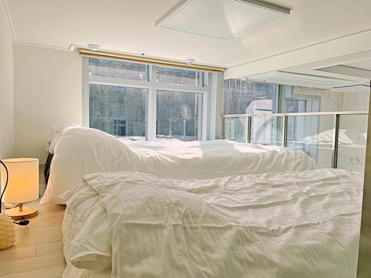 Apartment Cozy Loft 4 Minutes Away From Myeongdong Seoul