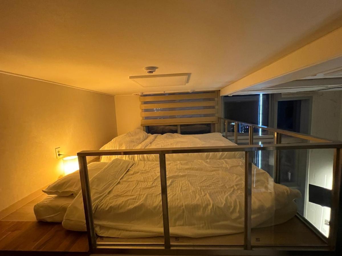 Cozy Loft 4 Minutes Away From Myeongdong Apartment Seoul
