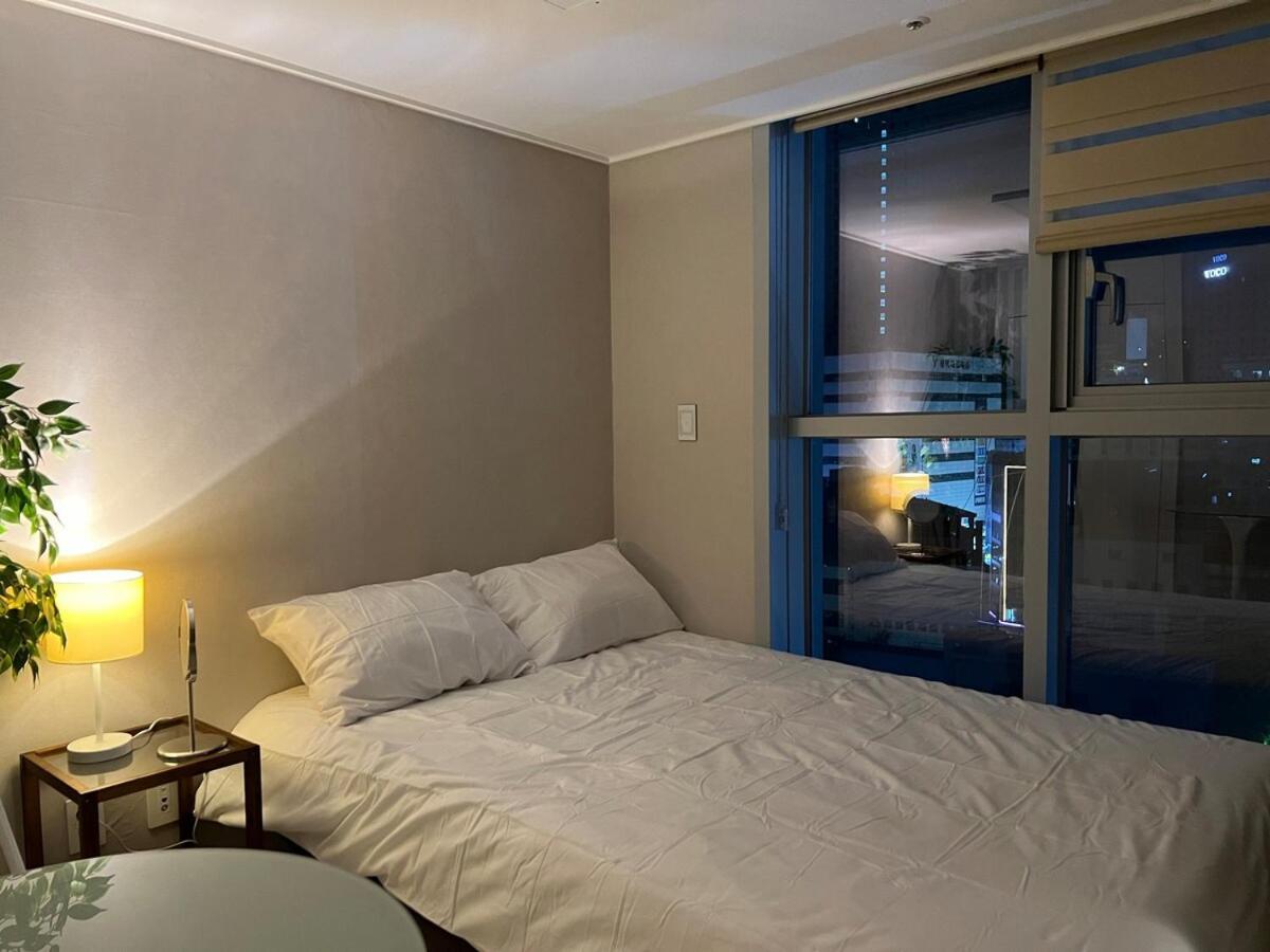 Apartment Cozy Loft 4 Minutes Away From Myeongdong Seoul